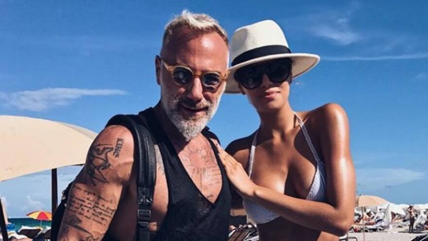 En video | Gianluca Vacchi le roba un beso a Ariadna Gutiérrez