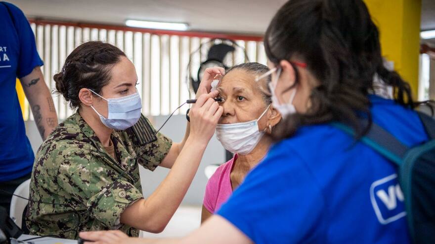 El buque hospital USNS Comfort inició su misión humanitaria en Cartagena