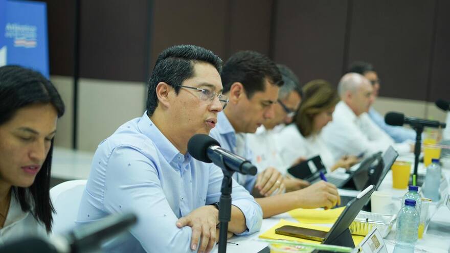 Es preocupante, pero hay que mantener la calma: senador Pedro Flórez