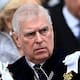 El expríncipe Andrés, hermano del rey británico Carlos III, es detenido en Inglaterra
