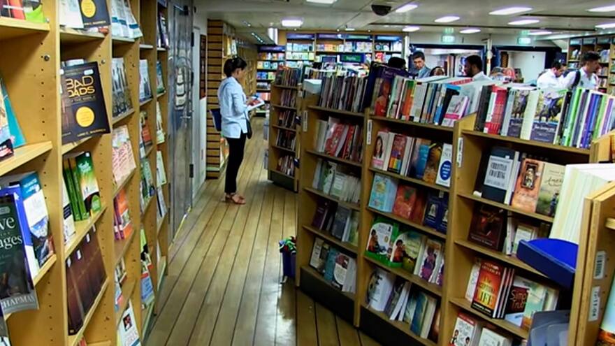 Así es el ‘Logo Hope’, la librería flotante más grande del mundo que llegó a Barranquilla