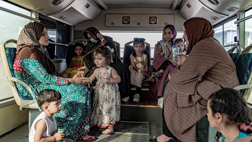 Los derechos de la mujer se fijarán en diálogo intraafgano, dicen talibanes