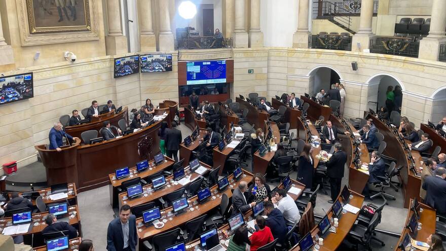 Congreso sesiona este lunes festivo en la penúltima jornada del periodo
