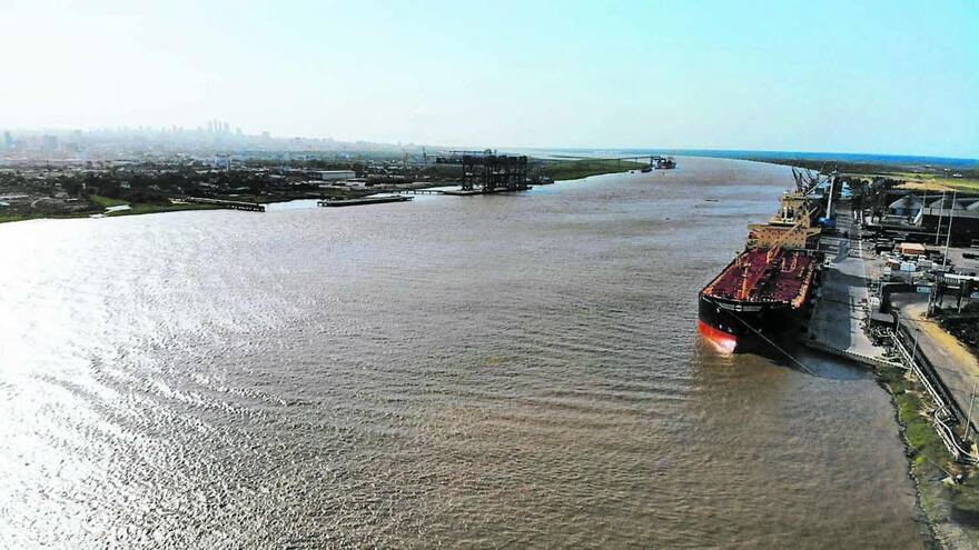 Calado operacional sube a 7.6 metros en el canal de acceso