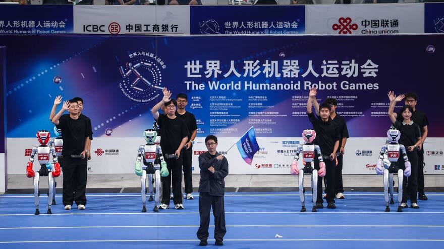 Inauguran los Juegos Mundiales de Robots Humanoides
