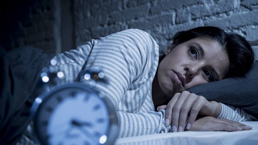 Trasnochar afecta la salud: este es el peligro de estar despierto después de media noche