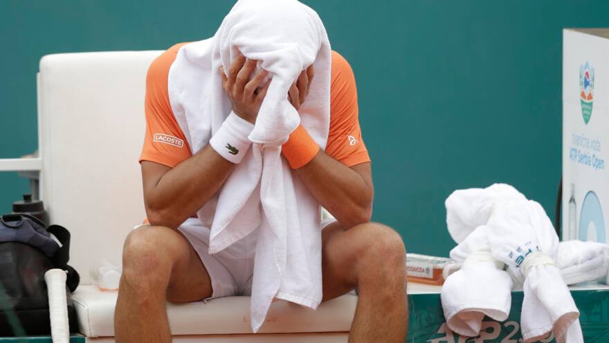 Novak Djokovic volvió a ceder terreno en otra final