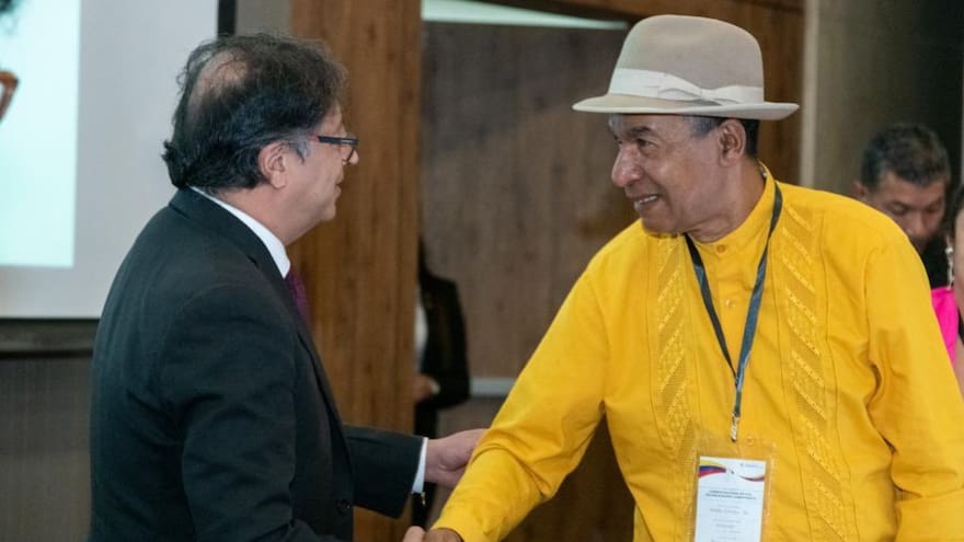 Presidente Petro dice que se tiene que llegar a un acuerdo para indemnización a víctimas a través de emisión: 'Hay que decirles la verdad'