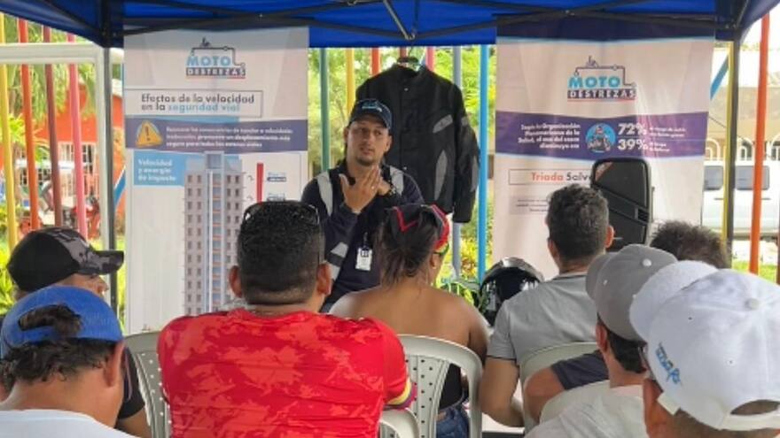 Capacitan a 200 motociclistas sobre normas de tránsito en Soledad