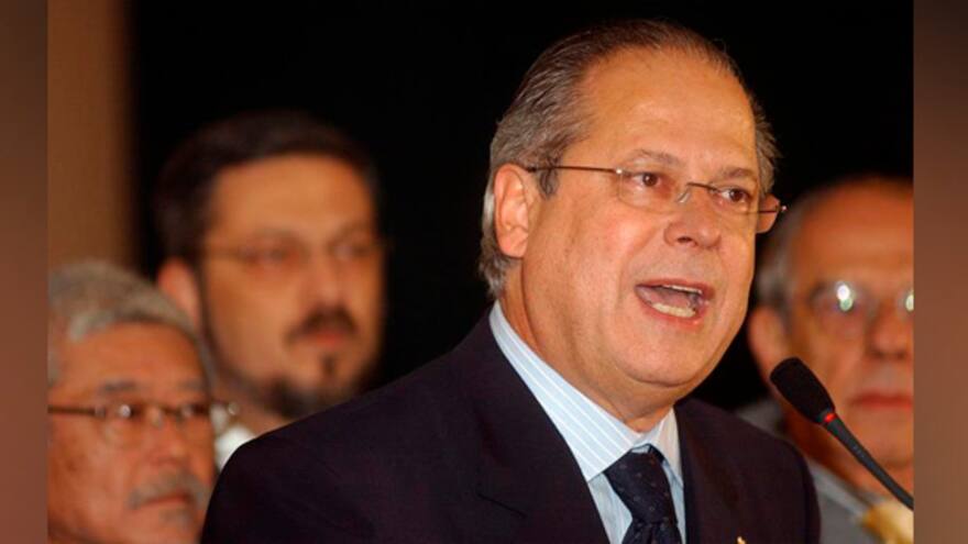 Condenan a 23 años de prisión al exministro brasileño José Dirceu