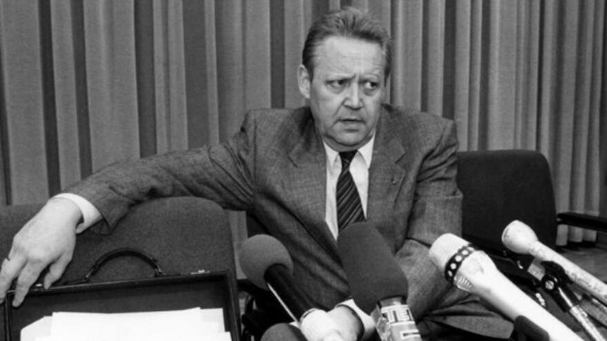 Murió Schabowski, el miembro del Politbüro que 'abrió' el Muro de Berlín