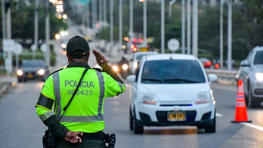 Adelantan cierres viales y acompañamiento policial a eventos en municipios