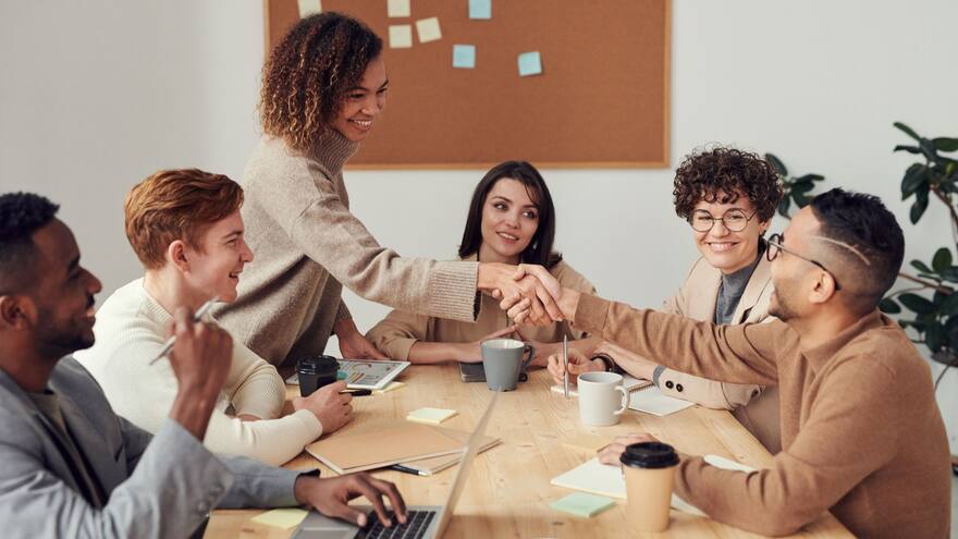 ¿Busca trabajo? Estos son los perfiles profesionales que buscan las empresas en 2023