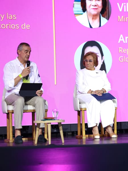 “Hay una idea de que la Cumbre CELAC-UE iba a fracasar pero la lectura es que Estados Unidos se va quedando solo”: canciller Rosa Villavicencio