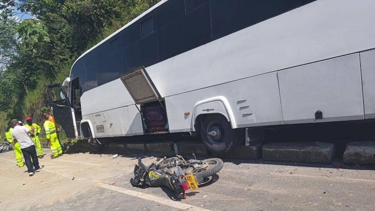 Indignación por saqueo de pertenencias de estudiantes tras accidente fatal en Colombia