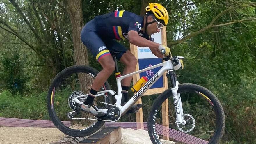 El colombiano Diego Arias termina 31 en la prueba de ciclomontañismo de los Juegos Olímpicos de París