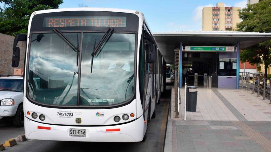 Congresistas piden más recursos para fortalecer a Transmetro