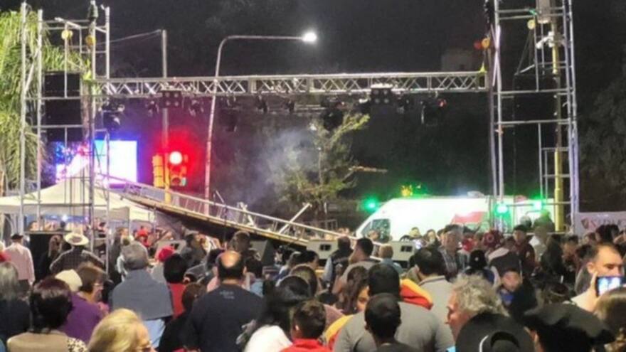 Argentina: pantalla gigante cayó sobre dos músicos en pleno concierto