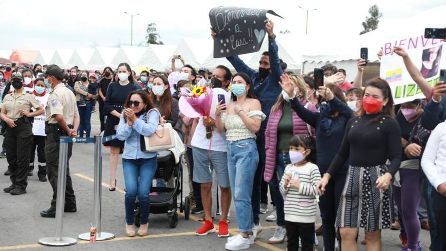 Conflicto Rusia Ucrania: Aterriza en Ecuador el segundo vuelo humanitario con evacuados desde Ucrania