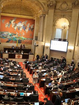 Presten, expropien, extingan y emitan | Columna de Germán Vargas Lleras