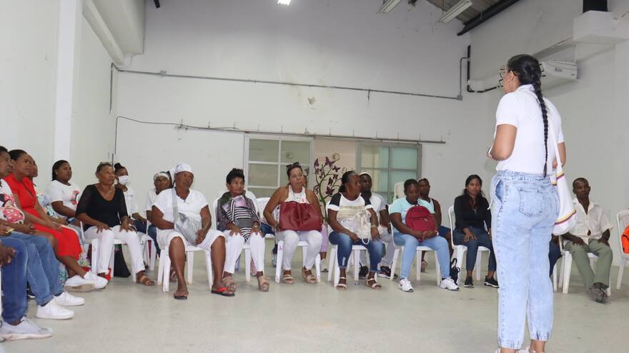 Sucre: Gobierno presenta cortos del conflicto a comunidad de San Onofre y Ovejas