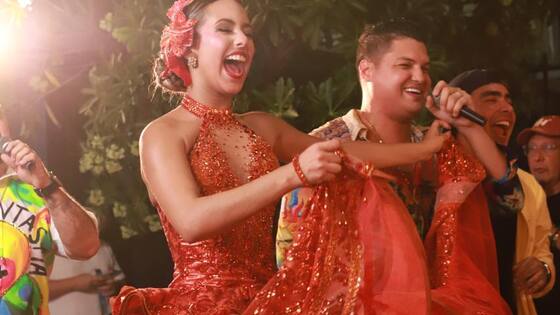 La reina del Carnaval de la 44 presenta su canción ‘En el bordillo’