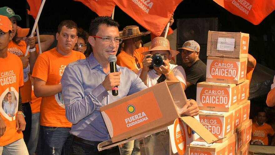 Precandidato Carlos Caicedo reporta que llegó al millón de firmas