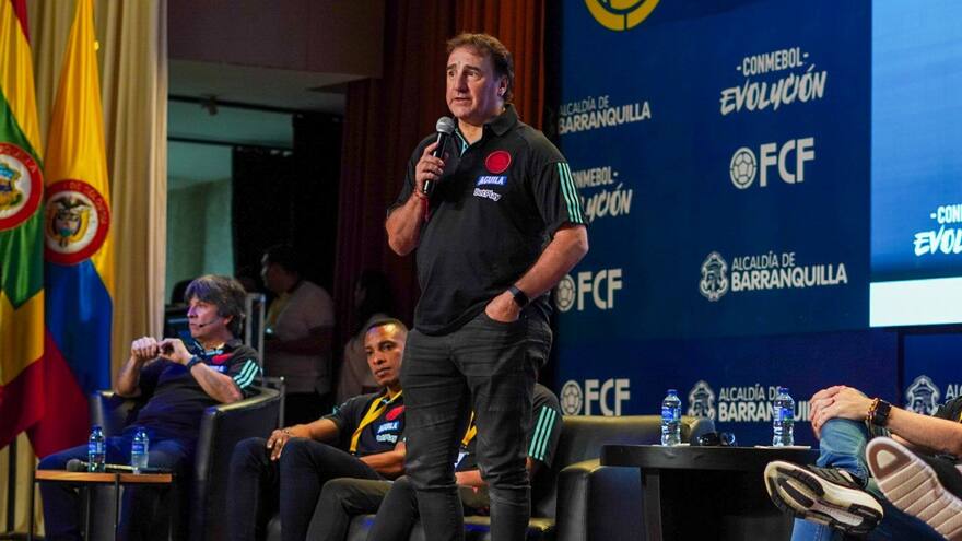 'Muchos jugadores no ven fútbol': Néstor Lorenzo