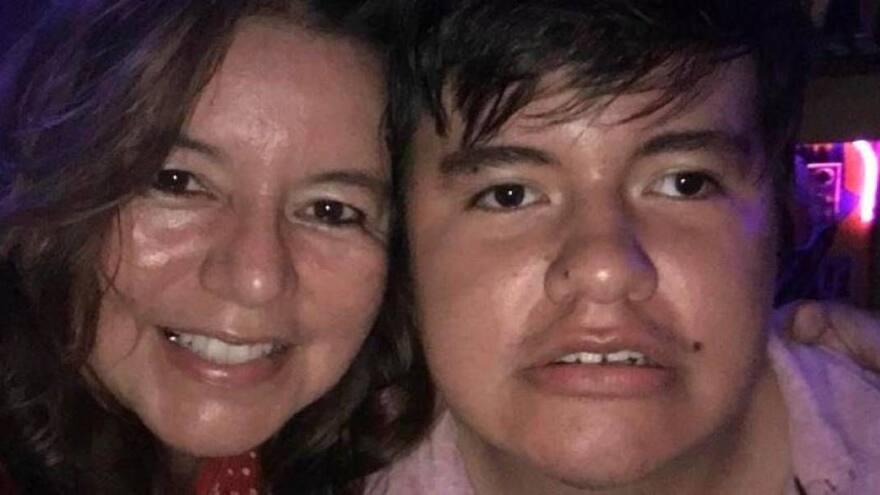 Denuncian que joven fue expulsado de una discoteca por ser autista