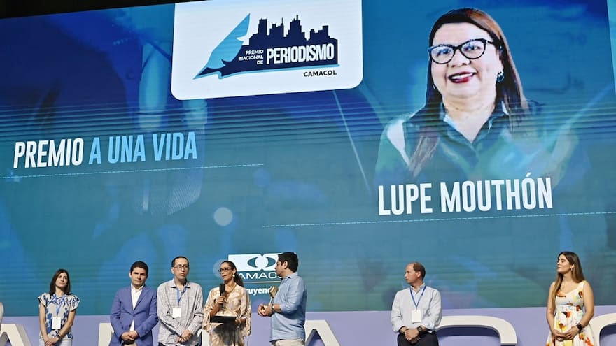 Camacol rinde homenaje póstumo a la editora de economía Lupe Mouthón