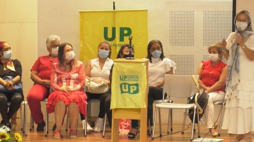 Caso 06: militantes de la UP Antioquia entregan informe a la JEP