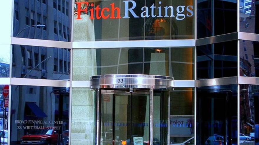 Fitch Ratings bajó calificación de riesgo de Colombia de BBB- a BB+