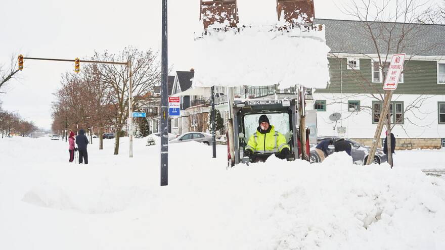 Saqueos en establecimientos comerciales tras tormenta invernal en Nueva York