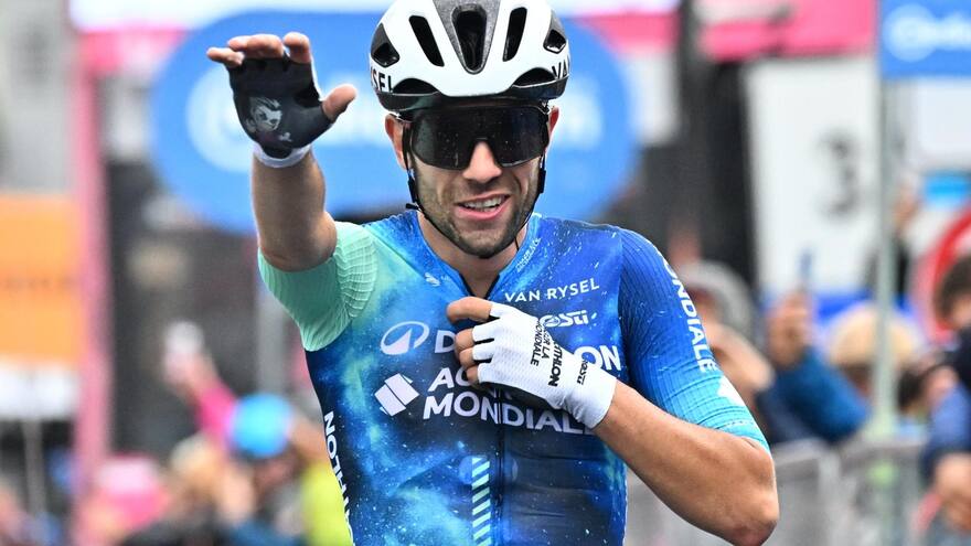 El italiano Andrea Vendrame gana en solitario la etapa 19 del Giro de Italia
