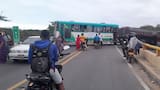 Cierre total en la vía Riohacha-Palomino por protesta de trabajadores del sector educativo rural