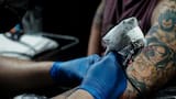 Investigan muerte de joven tras infección relacionada con tatuaje realizado en Expotatuaje