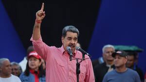 Maduro canta ‘Imagine’ de John Lennon en un acto político mientras acusa a EE. UU. de querer “bombardear e invadir” Venezuela