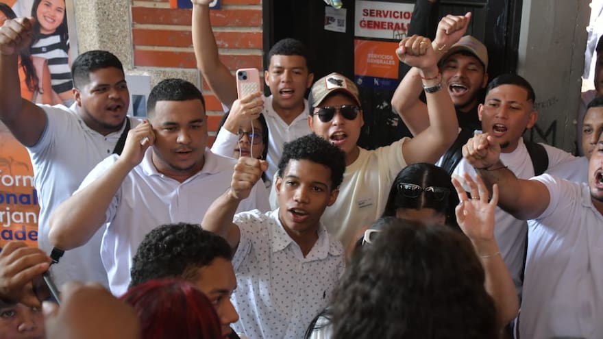 Tensión entre estudiantes de Uniatlántico en la sede norte en el marco de la reunión con la comisión del Ministerio de Educación