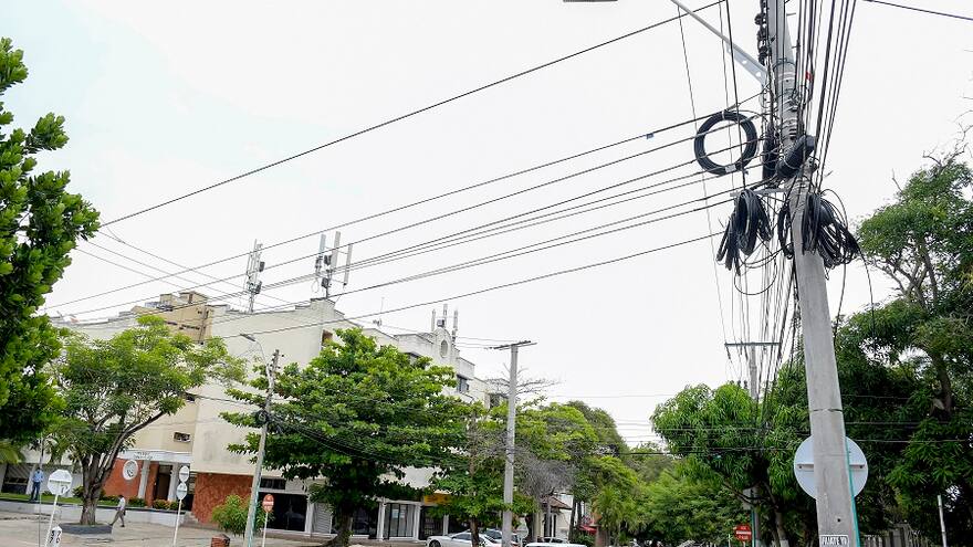 Telarañas de cables se regularán en dos sectores
