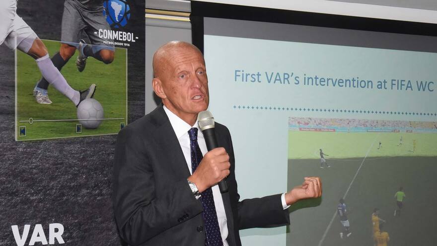 'Si las asociaciones de fútbol pueden implementar el VAR, que lo hagan': Collina
