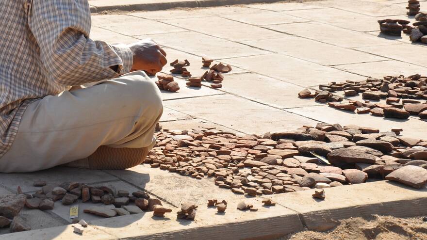Hallan en China una botella de hace más de 7.000 años