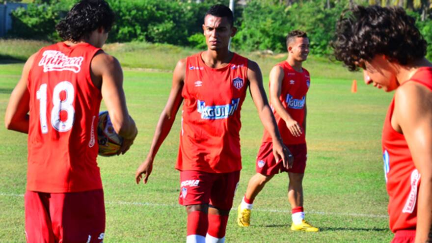 Junior confirma la salida de dos jugadores