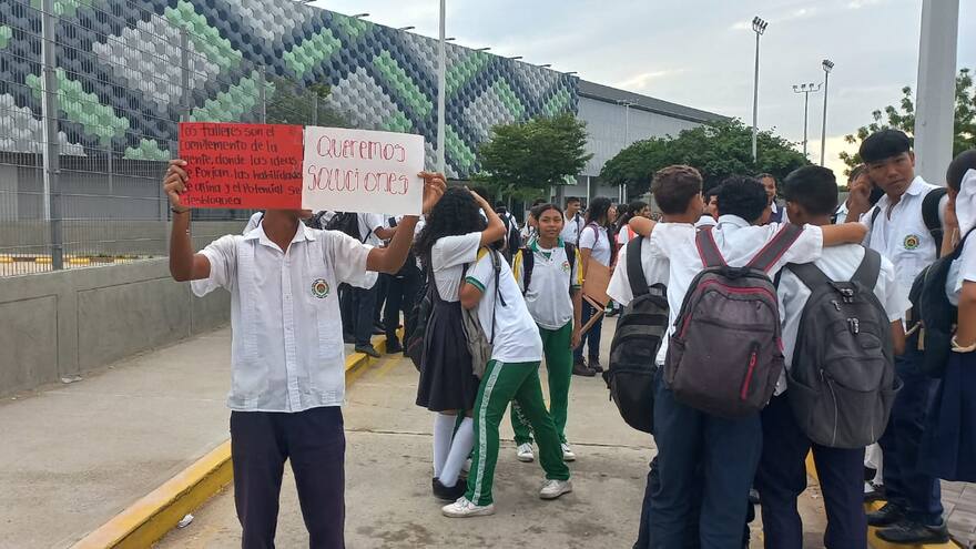 Estudiantes de colegio Instpecam de Valledupar piden mejores condiciones