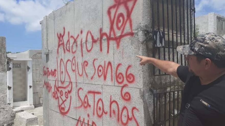 En video | Ciénaga: mensajes satánicos en el cementerio de ‘los ricos’