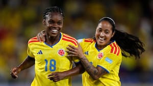 Linda Caicedo y Manuela Vanegas acercan a Colombia al Mundial y preocupan a Chile