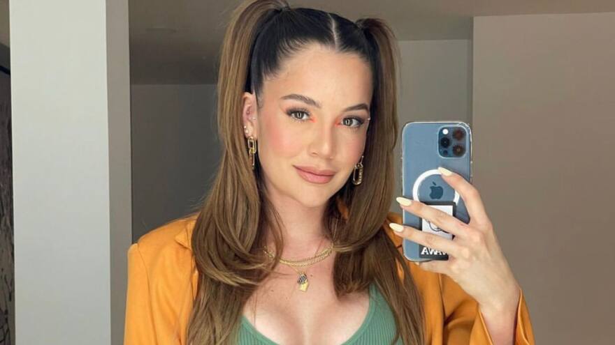 Programa de televisión mostró que Lina Tejeiro comió empanada con Pony Malta en una tienda de barrio y no pagó