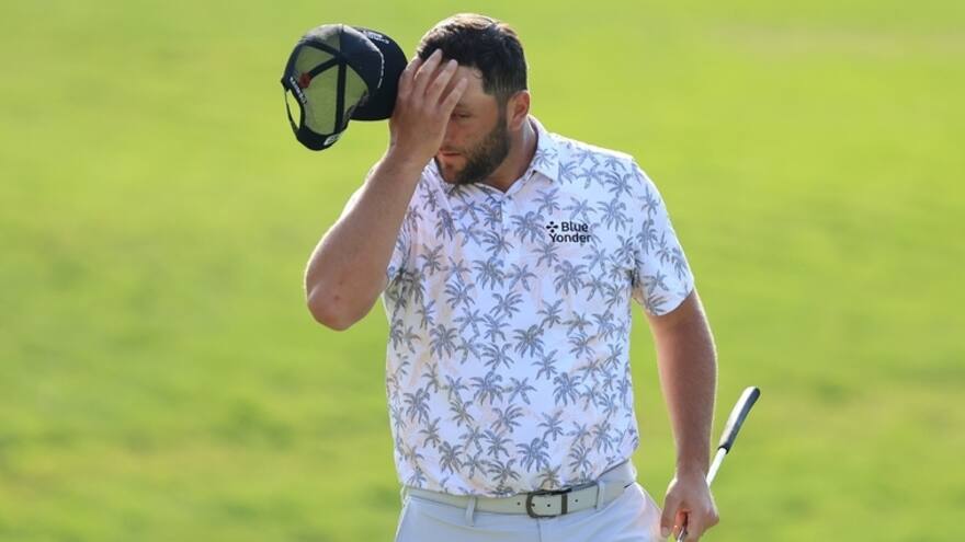 Jon Rahm pide un baño portátil en cada hoyo de los campos de golf