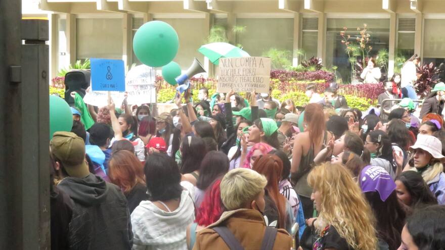 Aplazan discusión sobre despenalización del aborto en Colombia