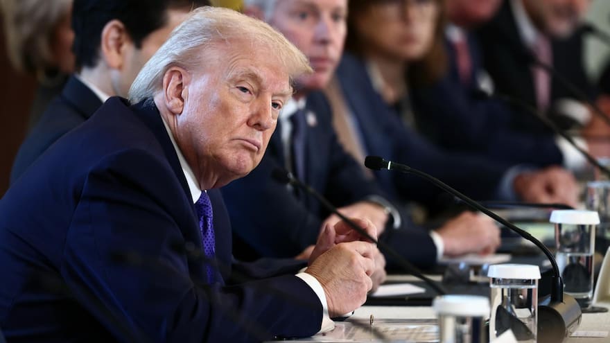 Trump sugiere que dejará a ExxonMobil “fuera” de Venezuela tras comentario de su CEO