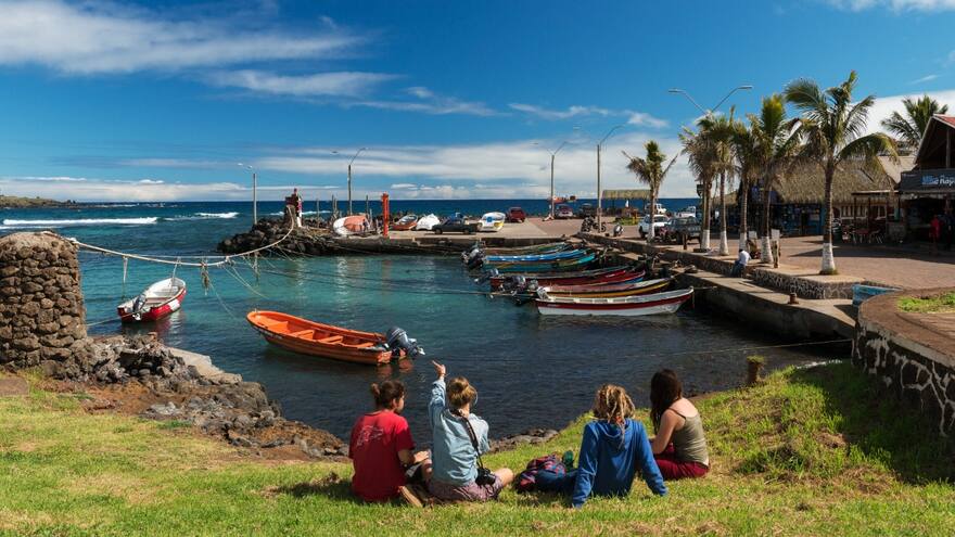 La isla chilena le abre las puertas a los viajeros colombianos y del mundo